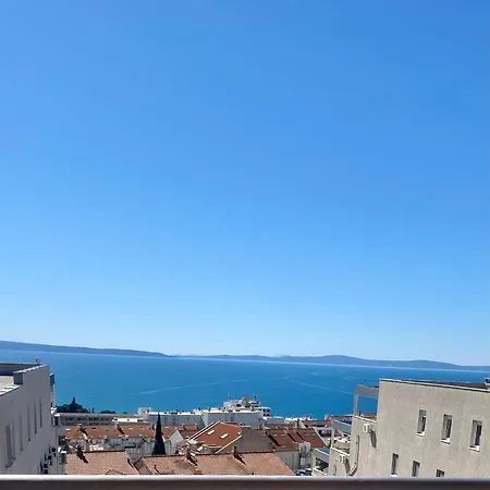 505 - With Sea View Split